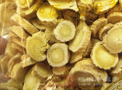 黄芪有“搭档” 搭配3物一起泡水喝 好处或能翻倍 不妨一试 - 血管微语-血管微语